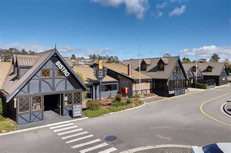 olde tudor hotel prospect tasmania.